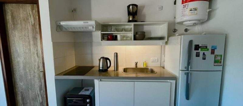 Cocina Alquiler Monoambiente Vista Lateral Eneas Pinamar Buenos Aires