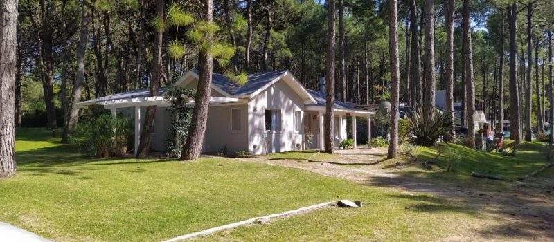 Alquiler de Casa Aquiles 8 en Pinamar Buenos Aires Argentina Alquiler de Casa Aquiles 8 en Pinamar Buenos Aires Argentina